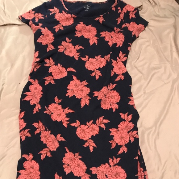 Dresses & Skirts - Maternity floral dress